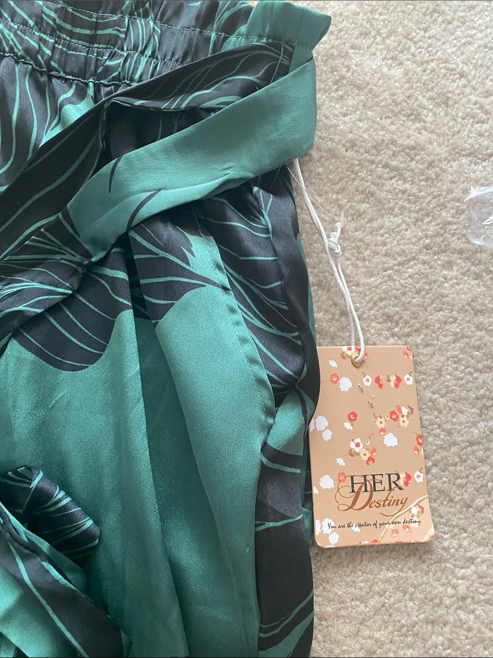 Her Destiny size large NWT satin type pants - Picture 2 of 7